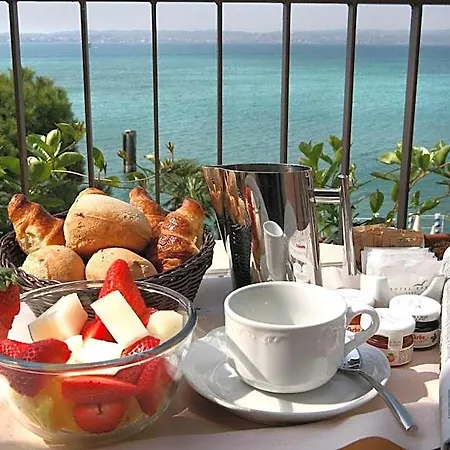 Eden Hotel 4*