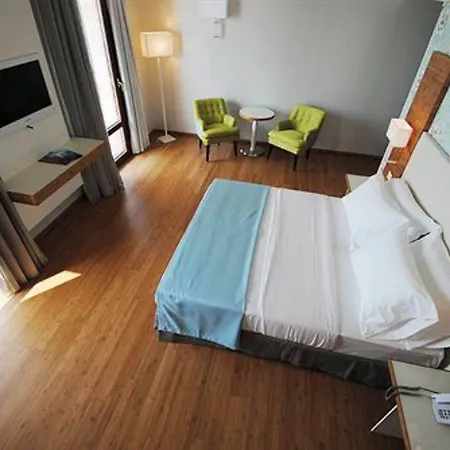 Hotel Eden 4*